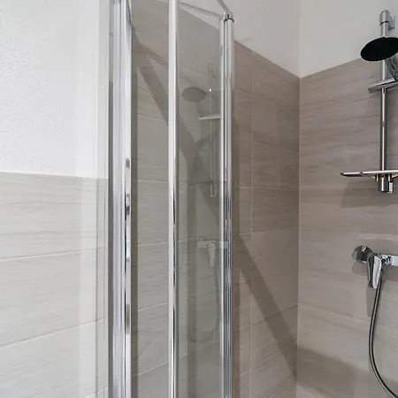 Chez Mario - 2 Bedroom - Parking *