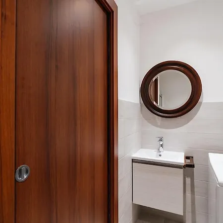 Chez Mario - 2 Bedroom - Parking *