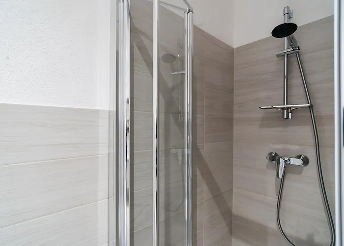 Chez Mario - 2 Bedroom - Parking *